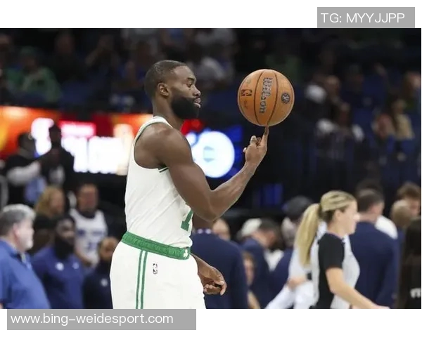 杰伦布朗状态火热最近11场比赛场均315分68篮板53助攻表现抢眼